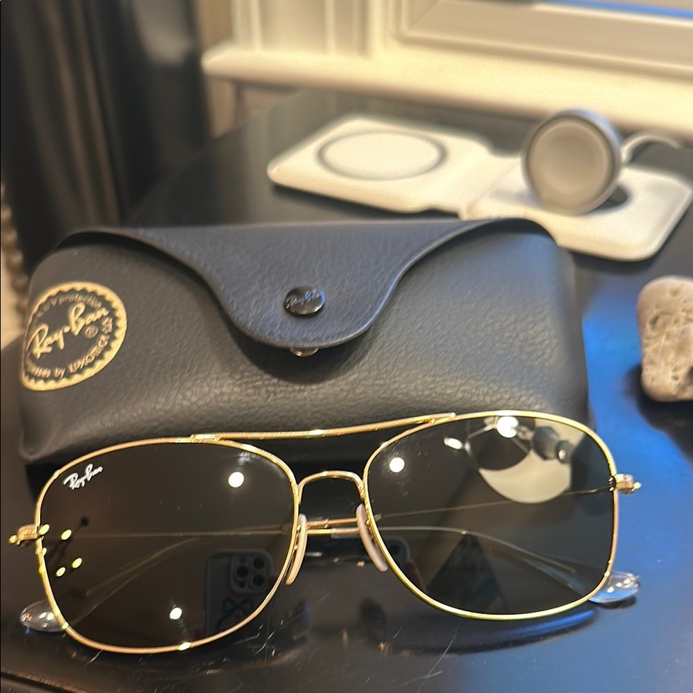 Ray-Ban Gold Aviator Sunglasses